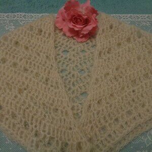 VINTAGE RETRO HANDMADE Wooly Mix Smaller Pretty Shawl